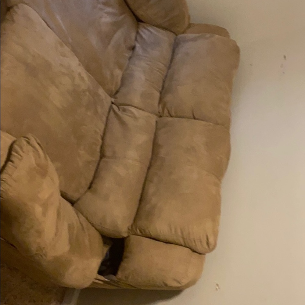 Couch - Picture 4 of 4